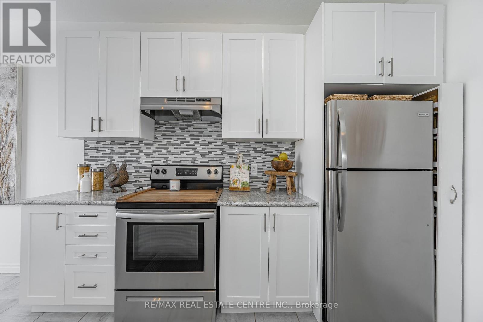 172 Links Crescent, Woodstock, Ontario  N4T 0L9 - Photo 12 - X12125572