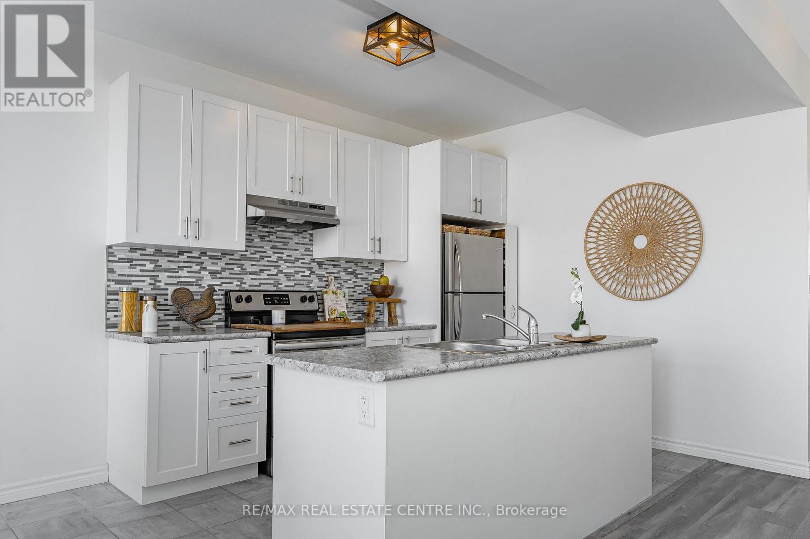 172 Links Crescent, Woodstock, Ontario  N4T 0L9 - Photo 14 - X12125572
