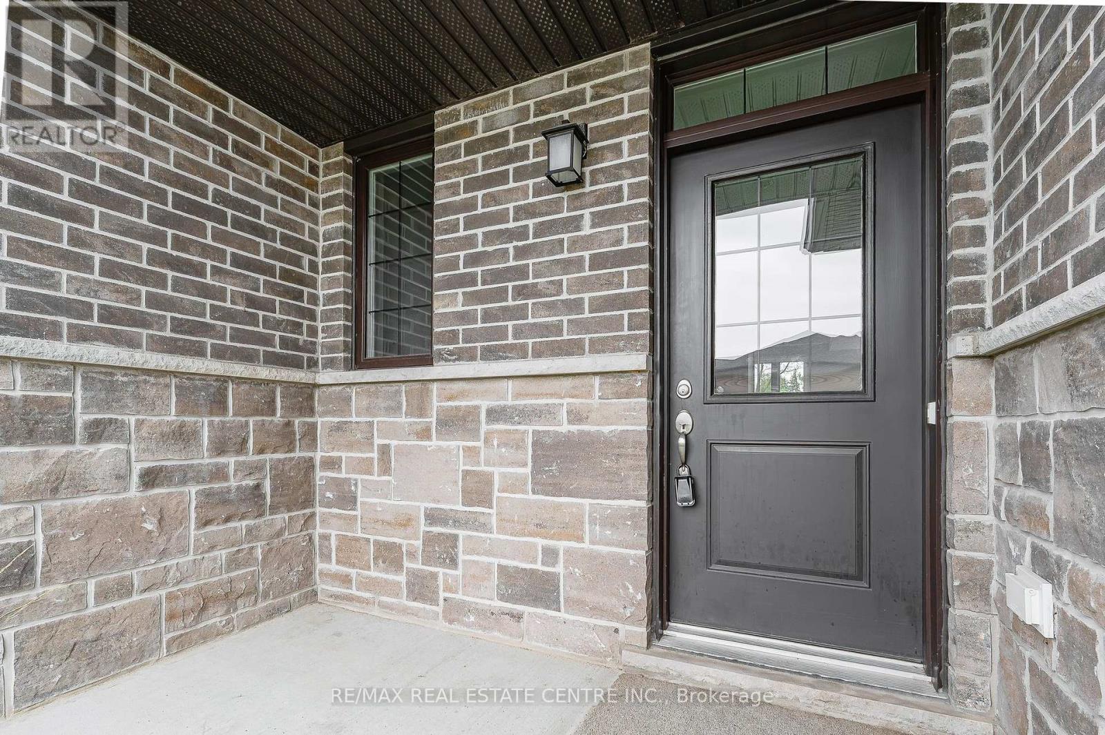 172 Links Crescent, Woodstock, Ontario  N4T 0L9 - Photo 2 - X12125572