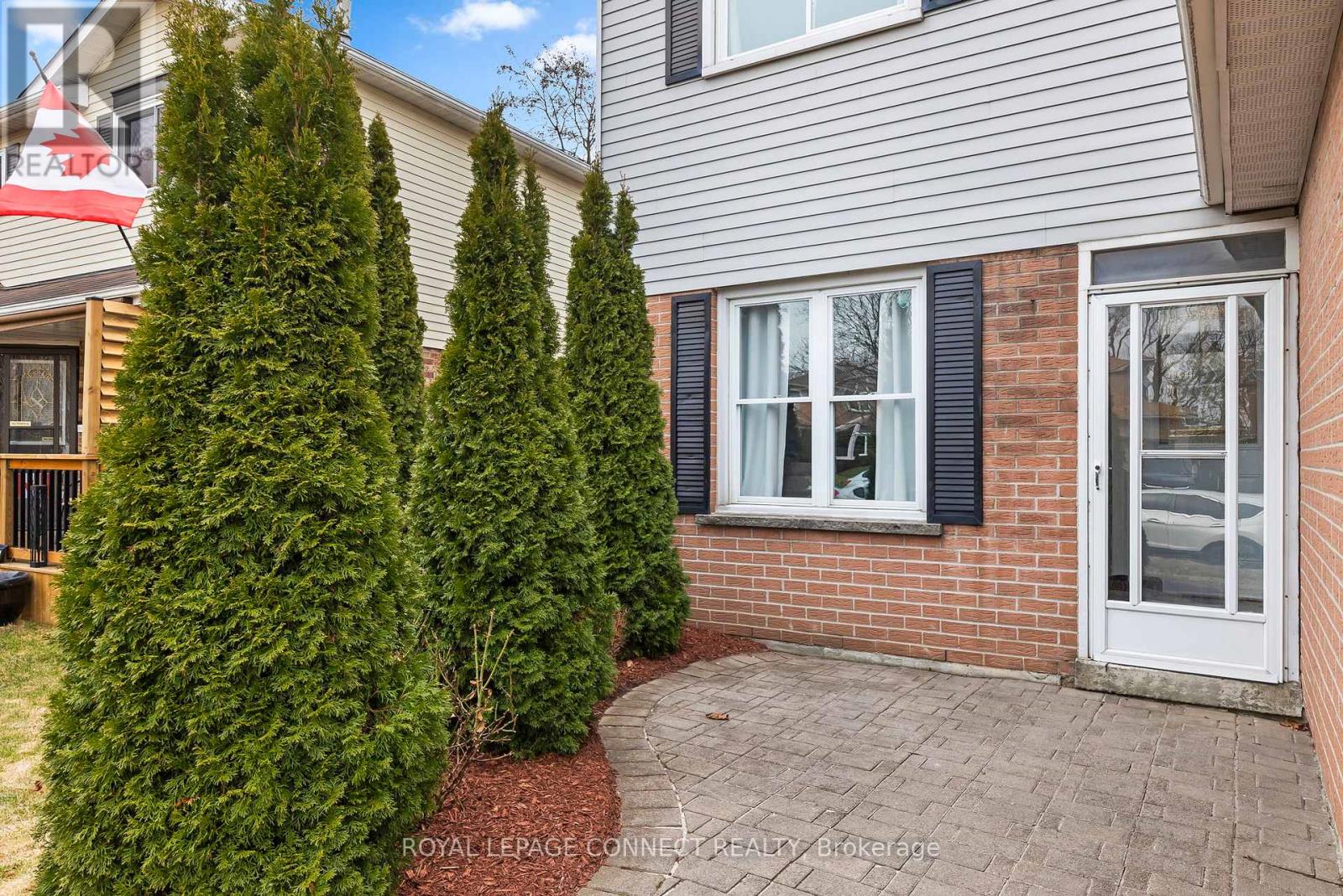 Property at 15 PATTERSON CRESCENT image 3