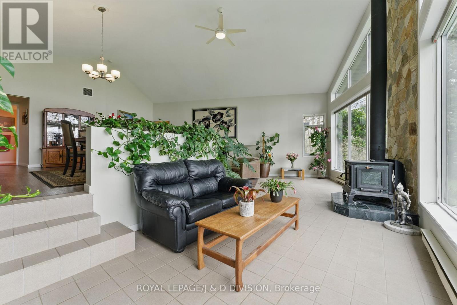 Property at 295 BRANT ROAD image 4