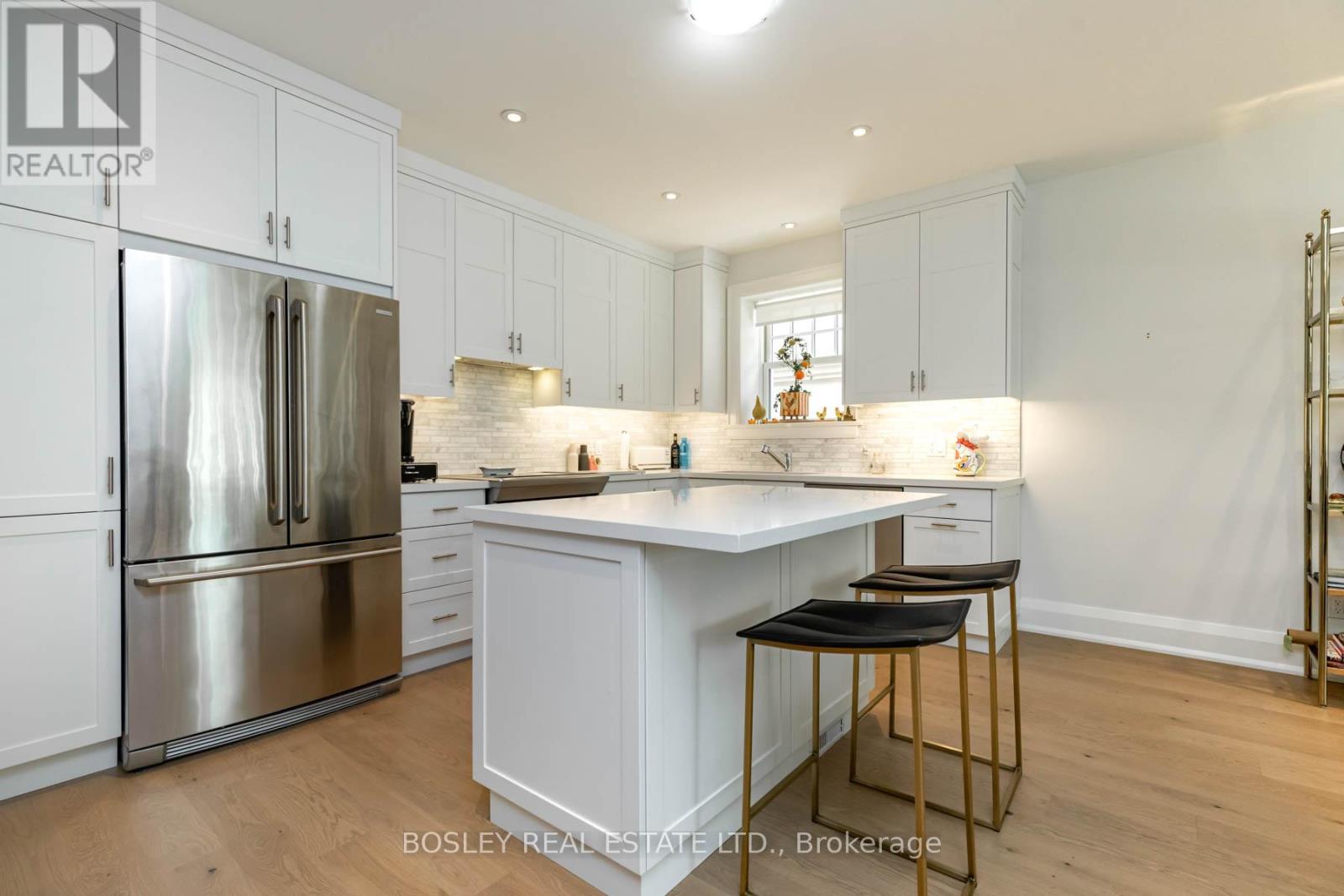 Main - 32 Edmund Avenue, Toronto, Ontario  M4V 1H3 - Photo 9 - C12131396