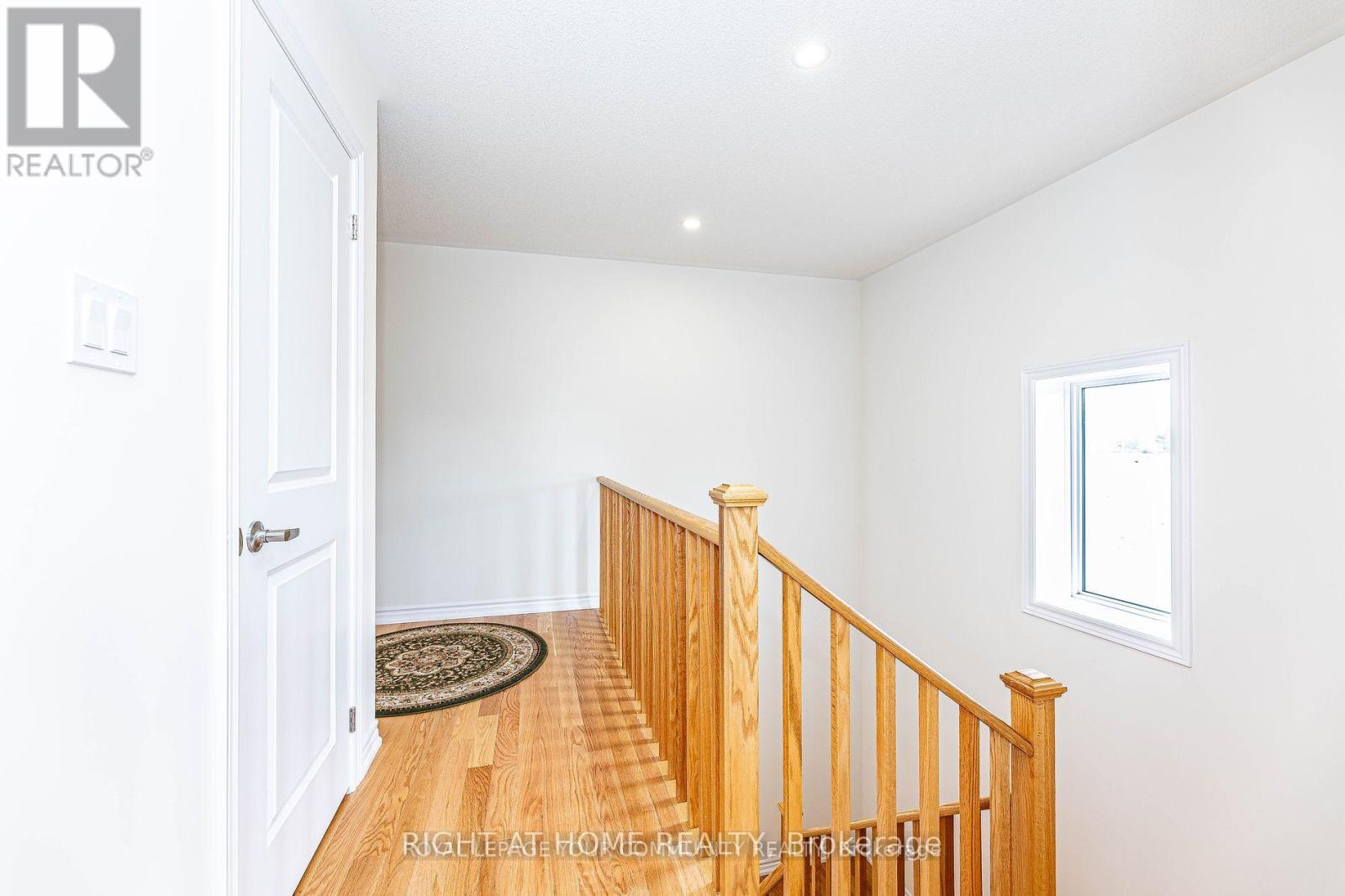 27 Lincoln Drive, Barrie, Ontario  L9J 0L8 - Photo 20 - S12119369