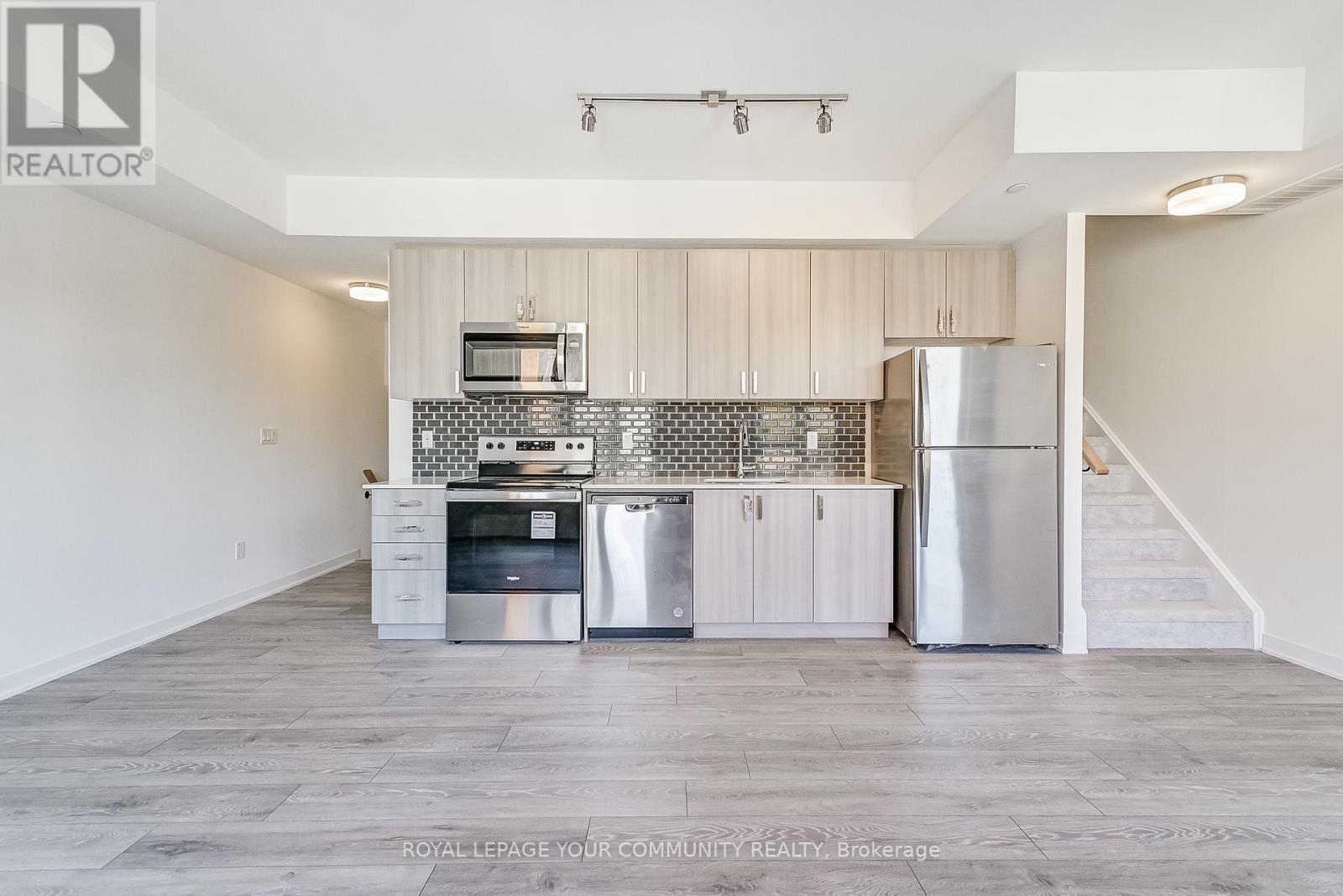 Unit 4 - 4017 Hickory Drive, Mississauga, Ontario  L4W 0G6 - Photo 5 - W12133047