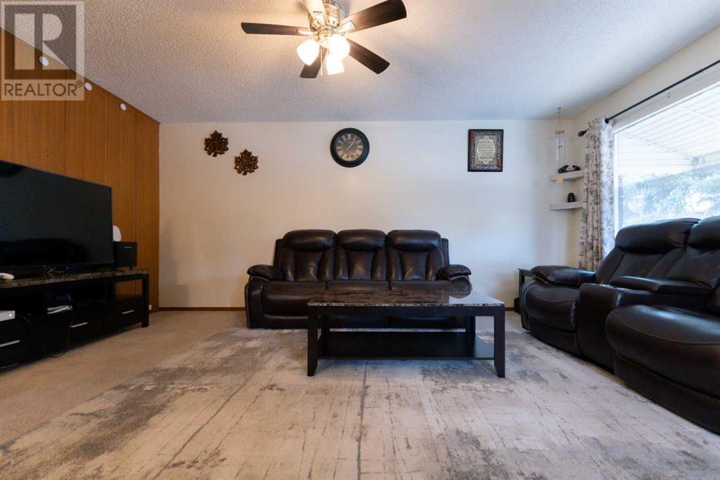 Property at 244 Cassino Street S image 4