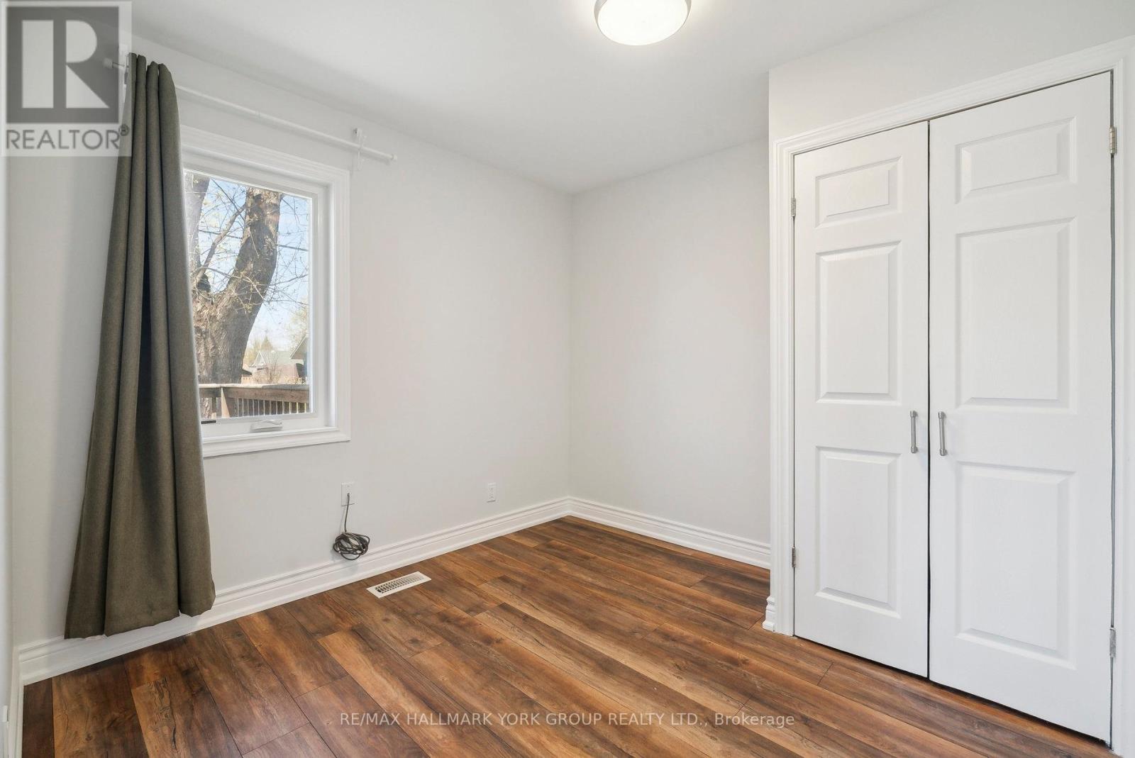 (Main) - 351 Winnifred Drive, Georgina, Ontario  L4P 3B6 - Photo 12 - N12129632