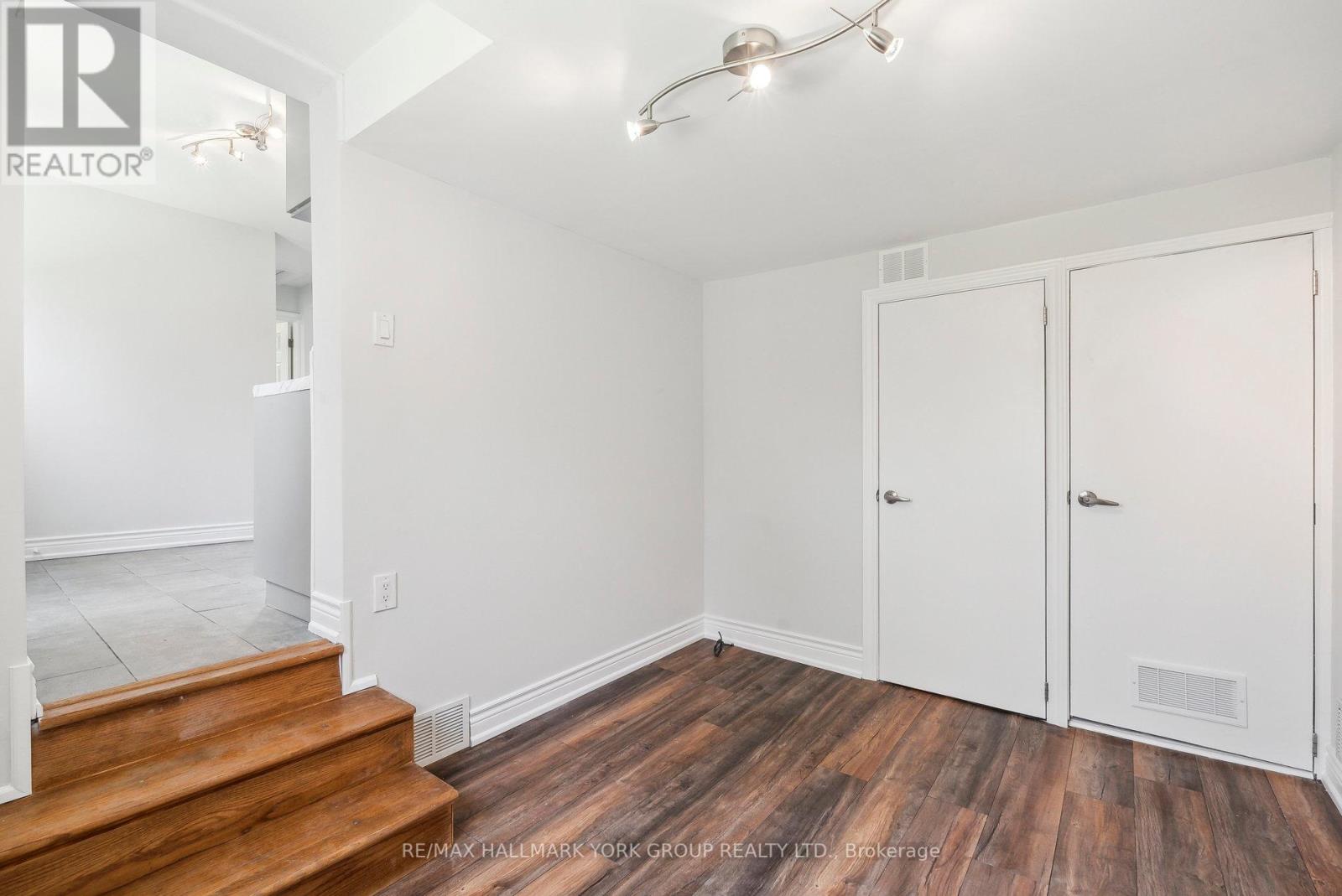 (Main) - 351 Winnifred Drive, Georgina, Ontario  L4P 3B6 - Photo 18 - N12129632