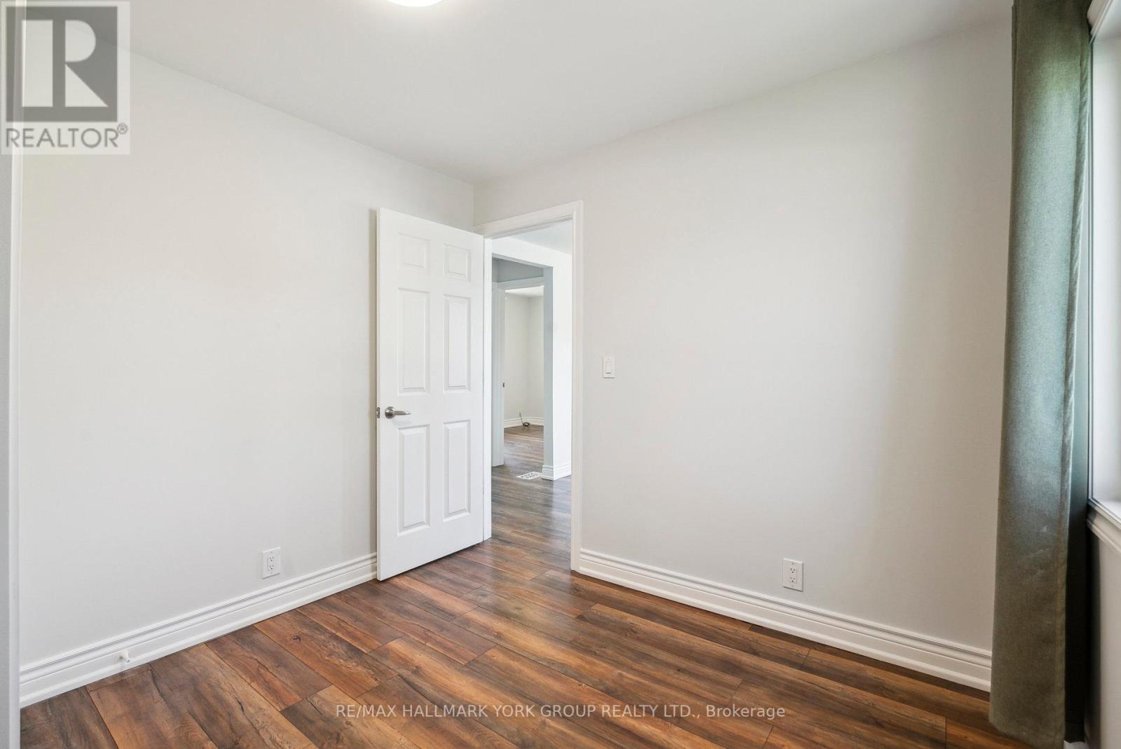 (Main) - 351 Winnifred Drive, Georgina, Ontario  L4P 3B6 - Photo 13 - N12129632