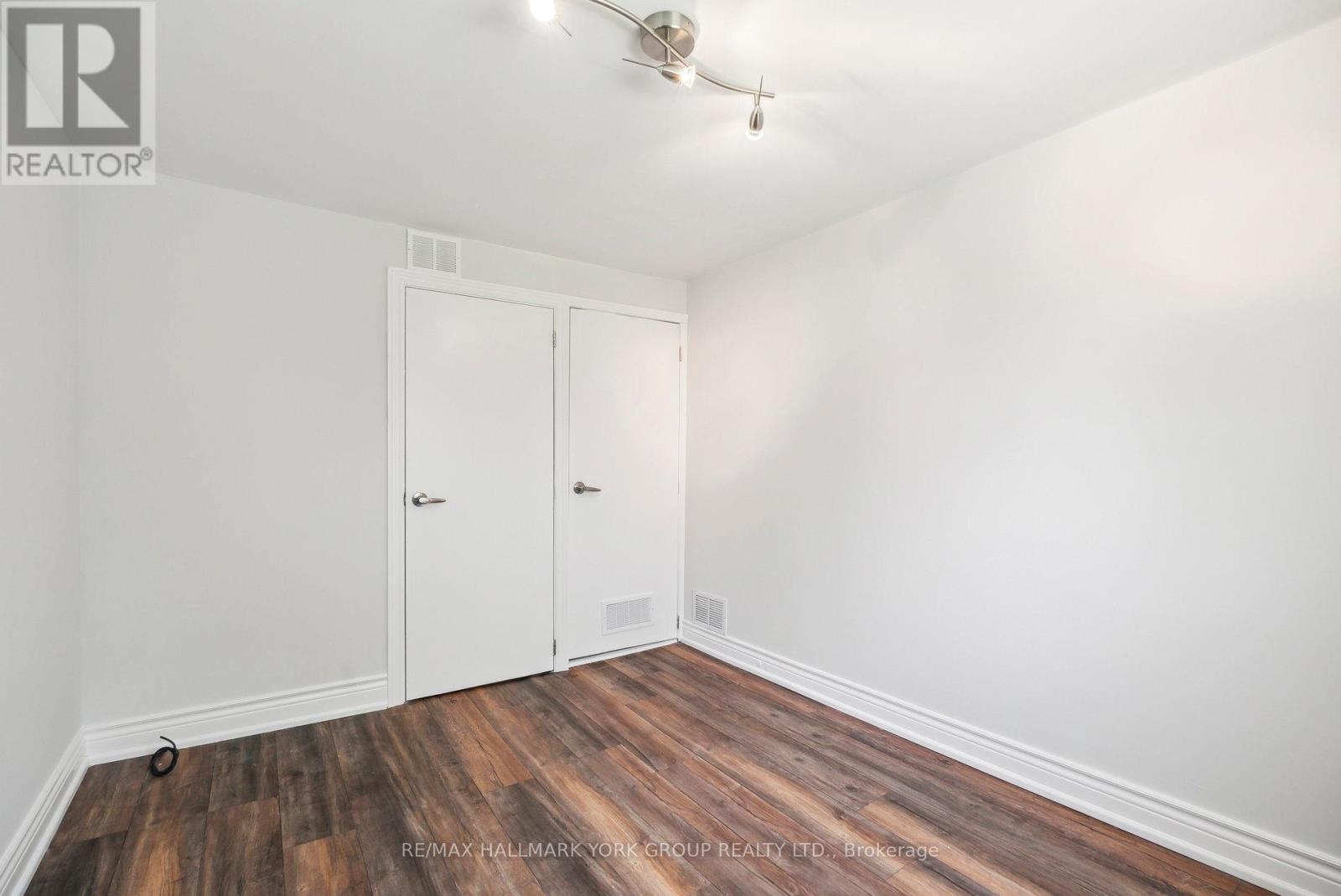 (Main) - 351 Winnifred Drive, Georgina, Ontario  L4P 3B6 - Photo 19 - N12129632