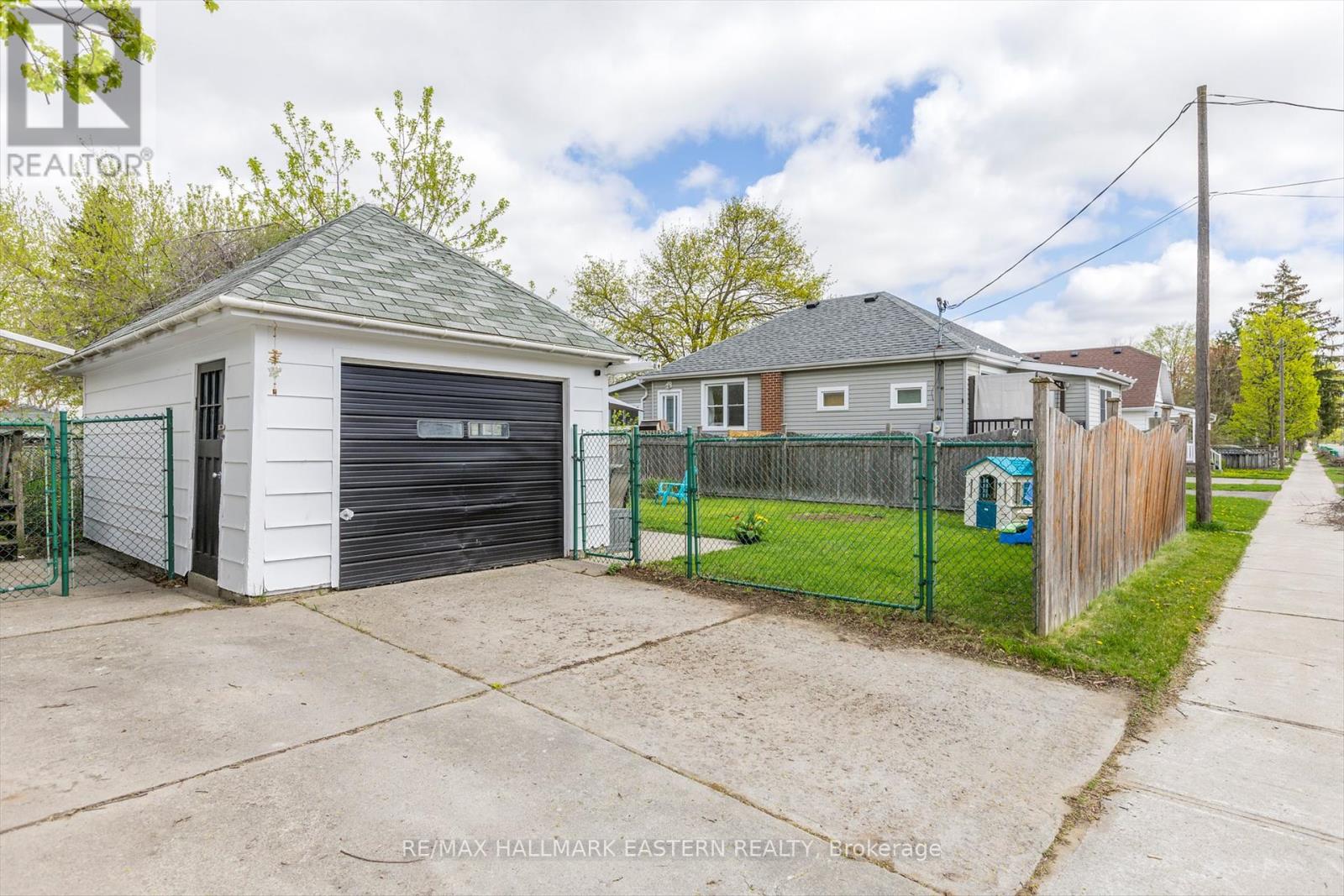 706 Monaghan Road, Peterborough South, Ontario  K9J 5J8 - Photo 38 - X12133485