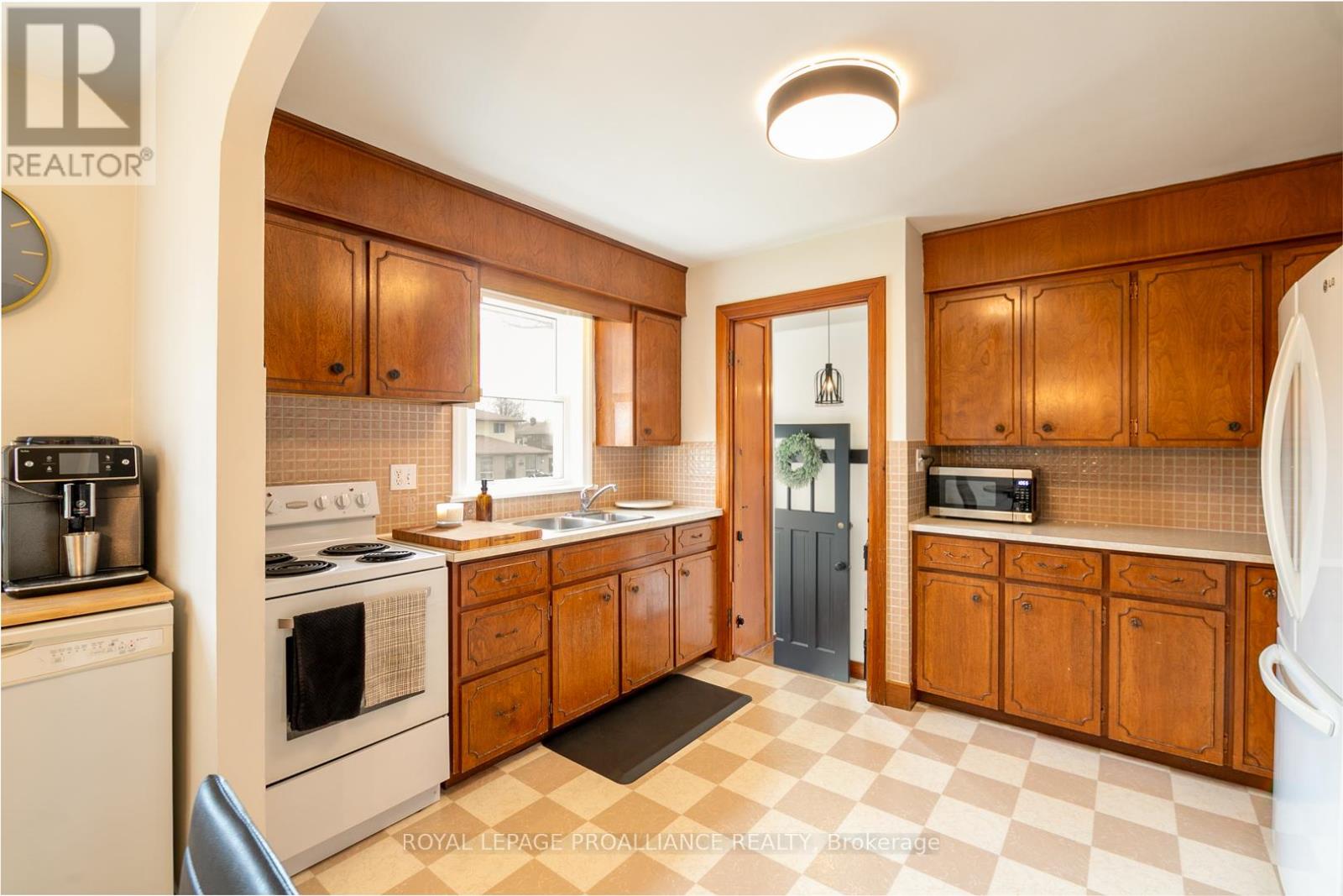Property at 161 SHUTER STREET image 5
