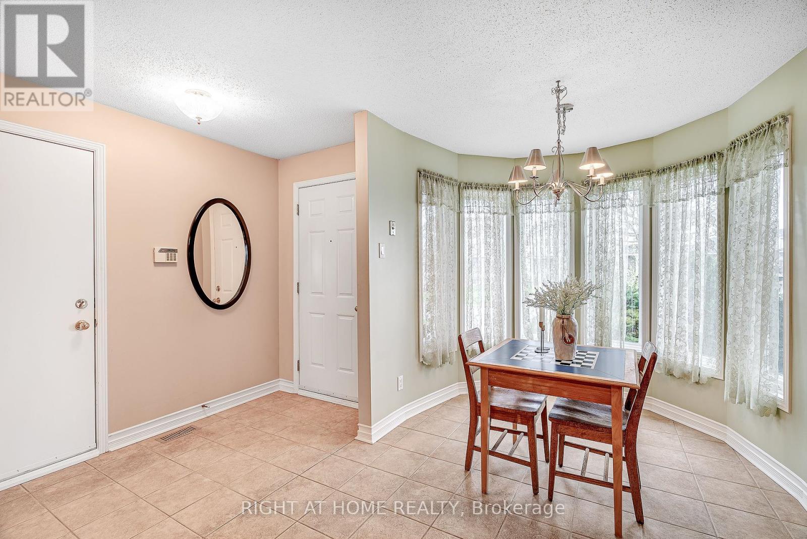 Property at 1179 WHITEROCK STREET image 3
