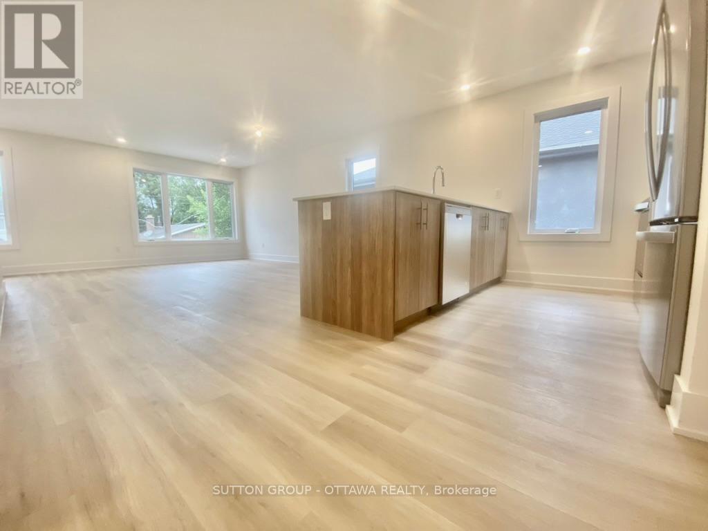 152b Columbus Avenue, Ottawa, Ontario  K1K 1R1 - Photo 7 - X12133473