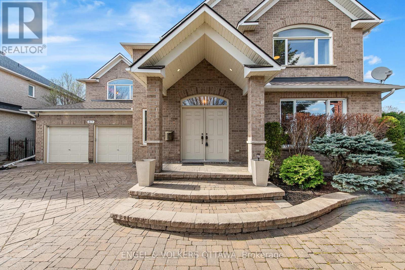 67 Manning Court, Ottawa, Ontario  K2K 3N2 - Photo 2 - X12133506