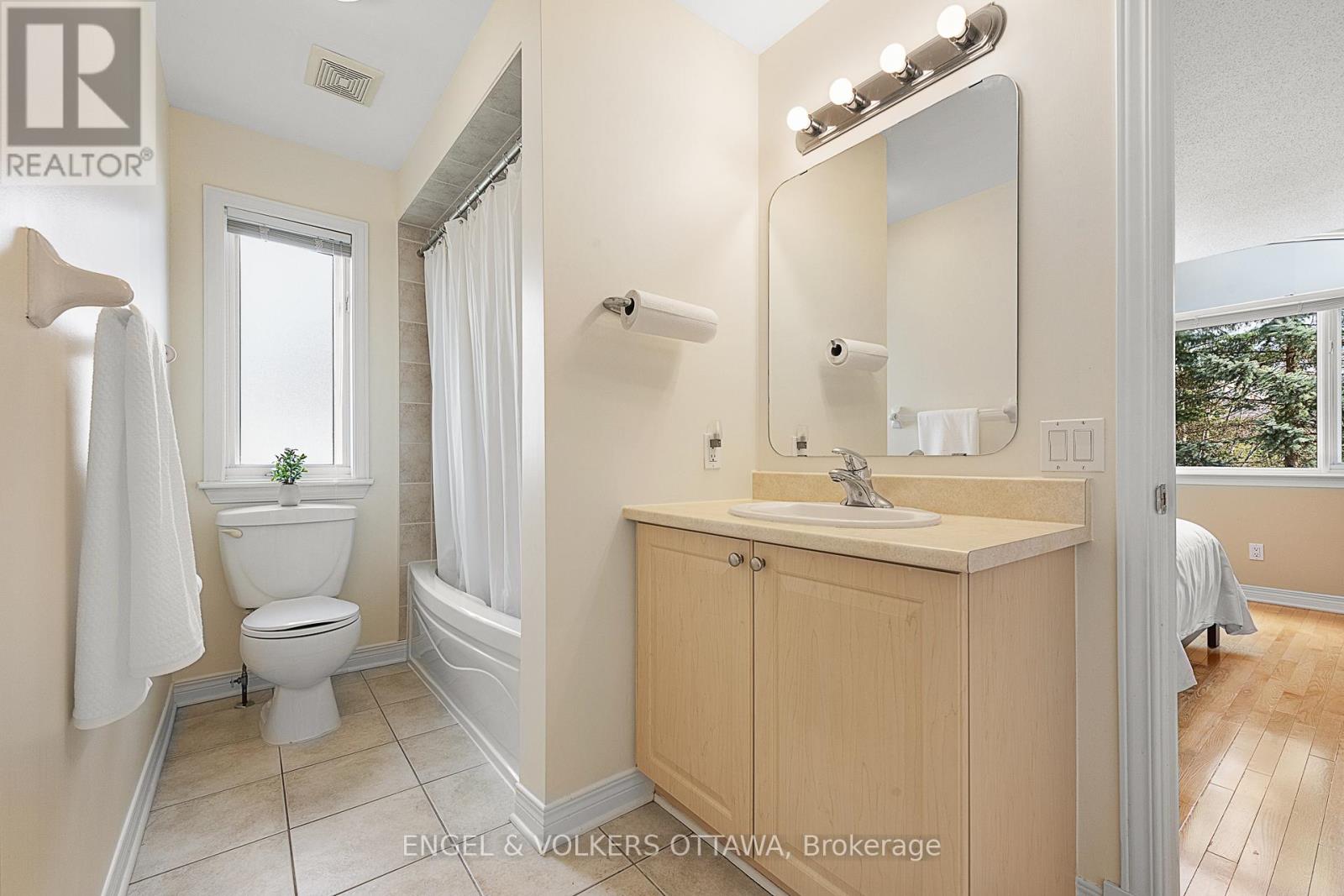 67 Manning Court, Ottawa, Ontario  K2K 3N2 - Photo 26 - X12133506