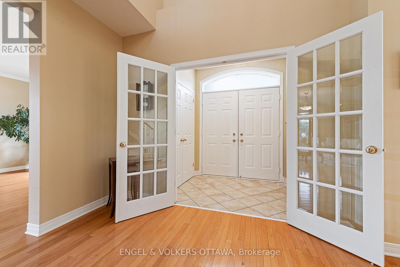 Property at 67 MANNING COURT image 3