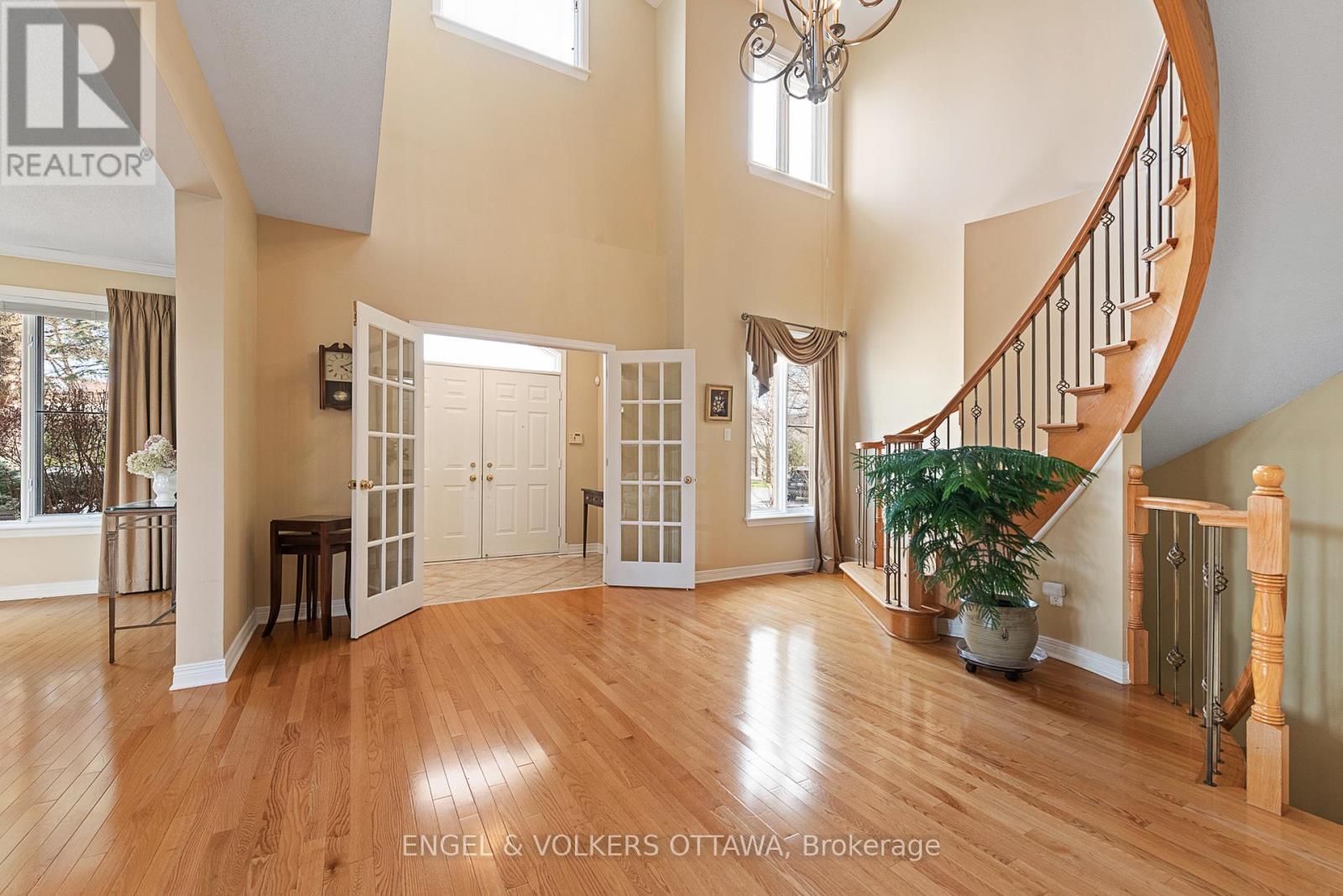 Property at 67 MANNING COURT image 4