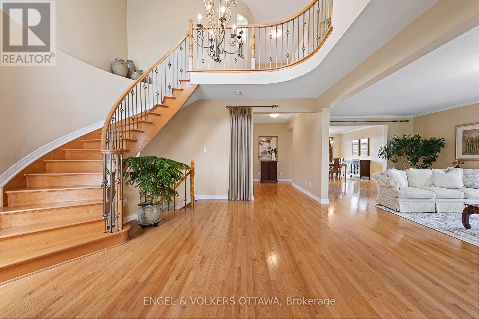 Property at 67 MANNING COURT image 5