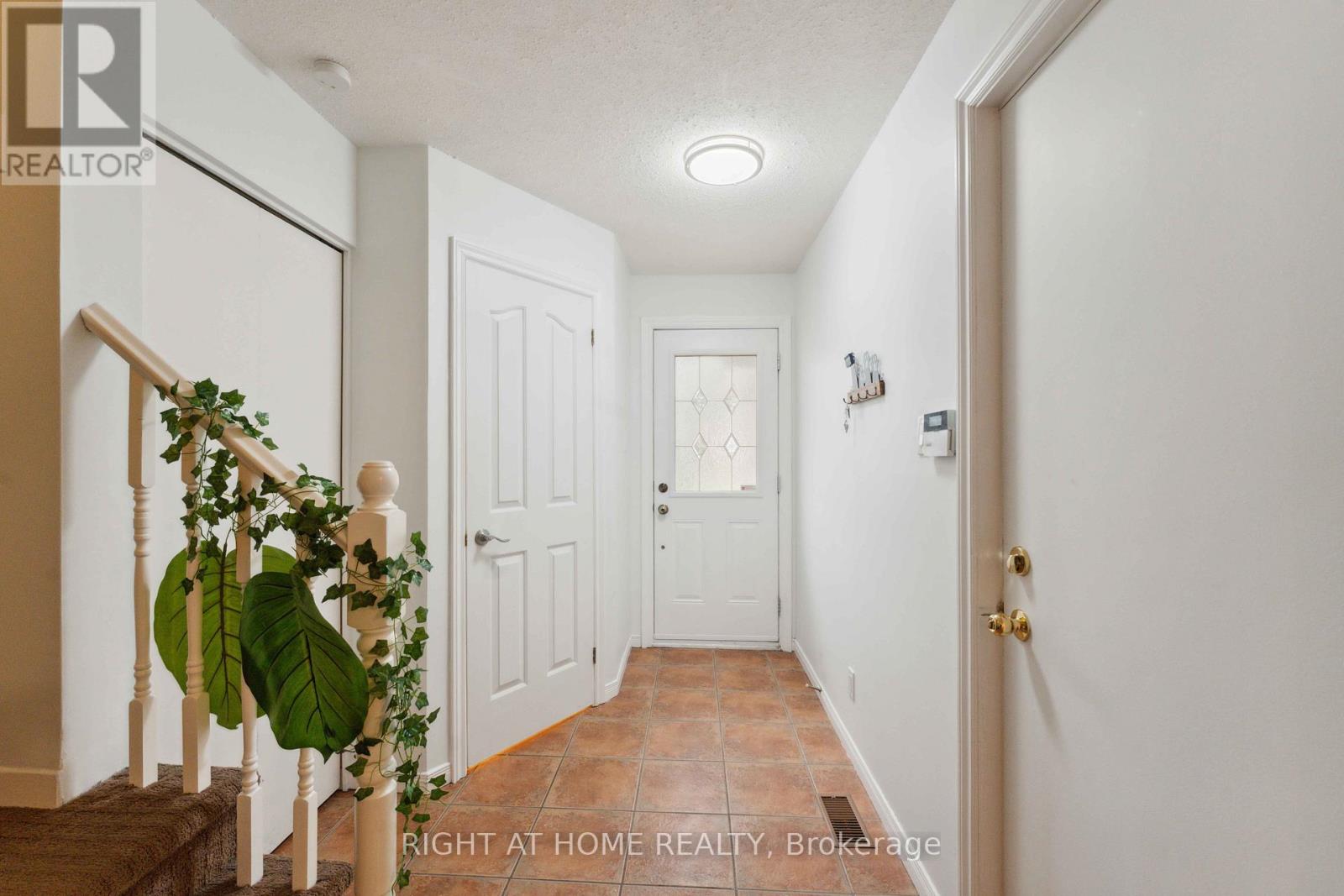 476 Glenmore Street, Ottawa, Ontario  K4A 1X3 - Photo 3 - X12133516