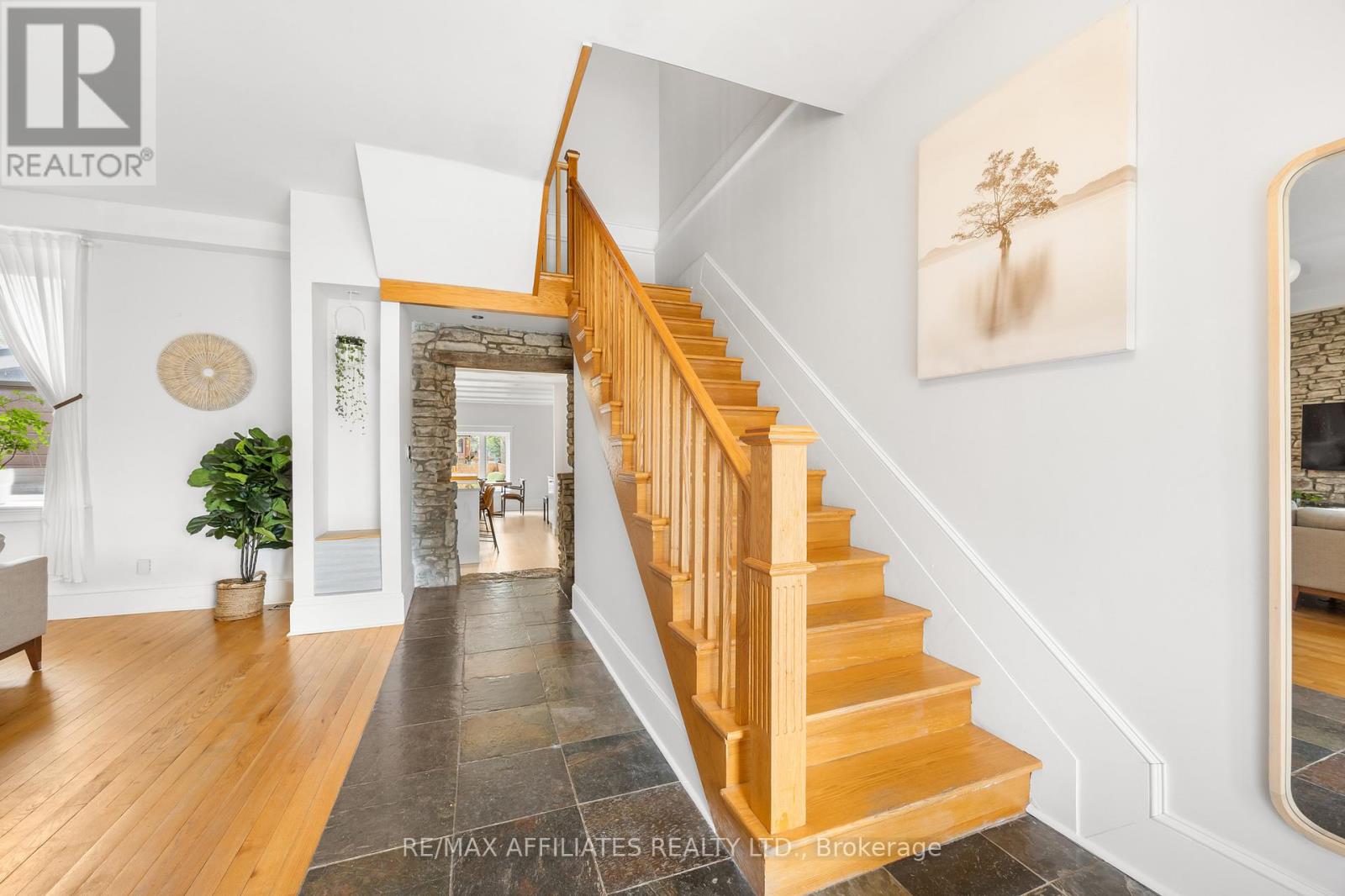 Property at 19 FOSTER STREET image 3