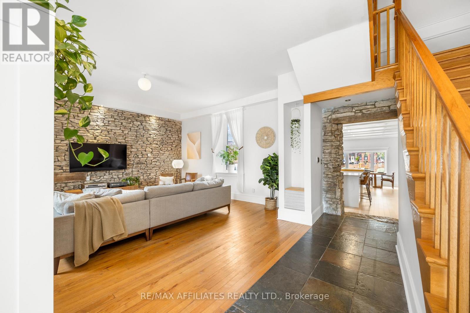 Property at 19 FOSTER STREET image 5