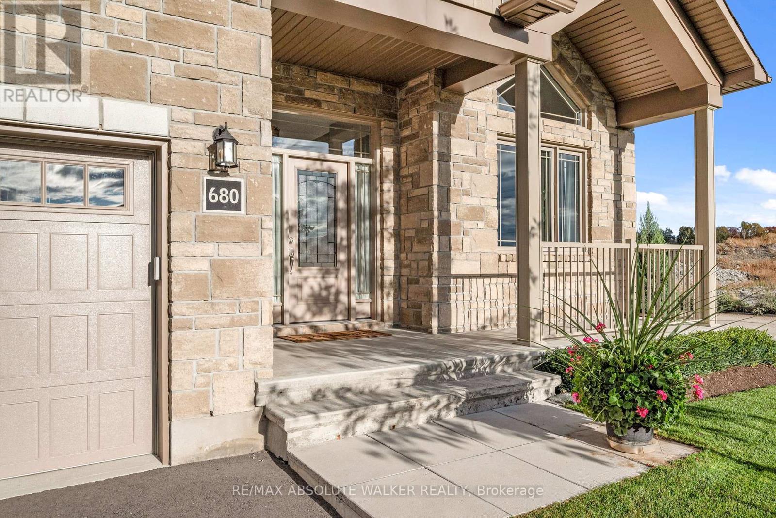 Property at 680 COBALT STREET image 2