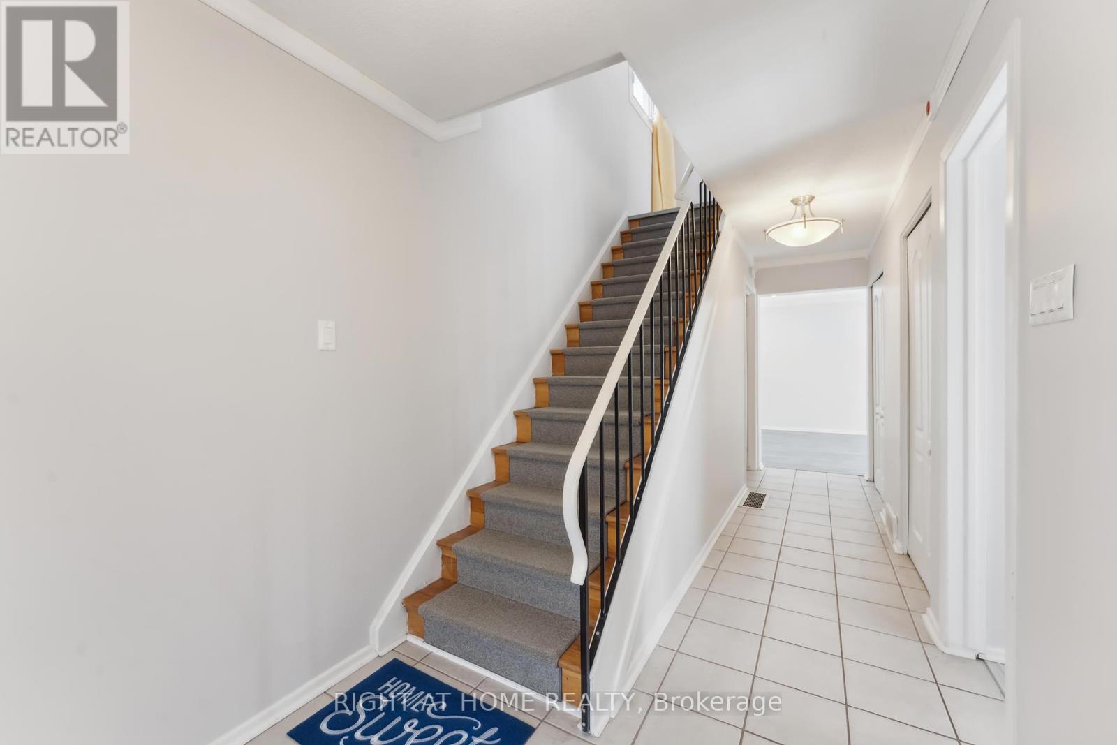 31 - 2057 Jasmine Crescent, Ottawa, Ontario  K1J 7W2 - Photo 6 - X12133616