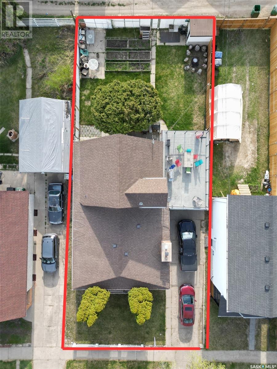 Property at 1526 D AVENUE N image 3