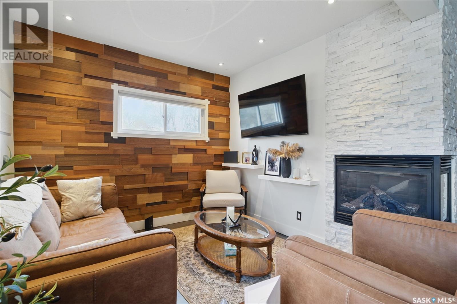 Property at 1221 6th AVENUE N image 5