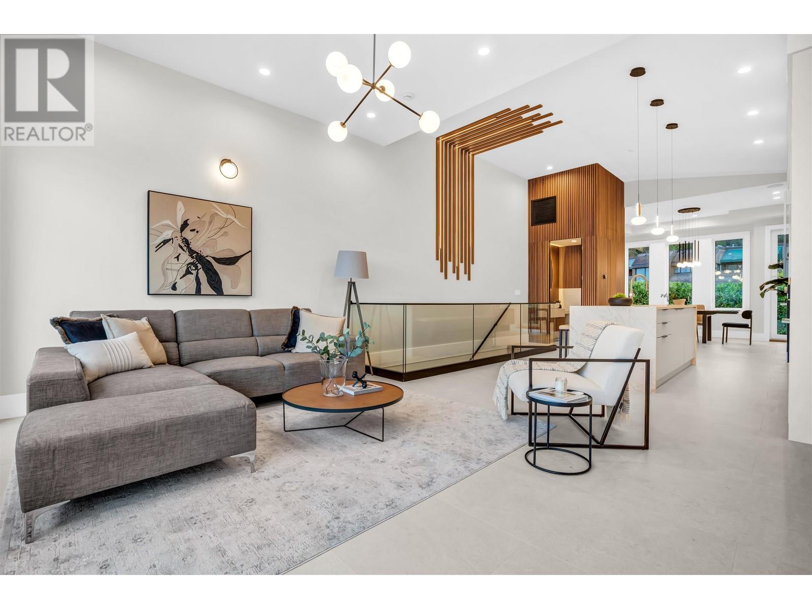 2380 MARINE DRIVE, West Vancouver, British Columbia