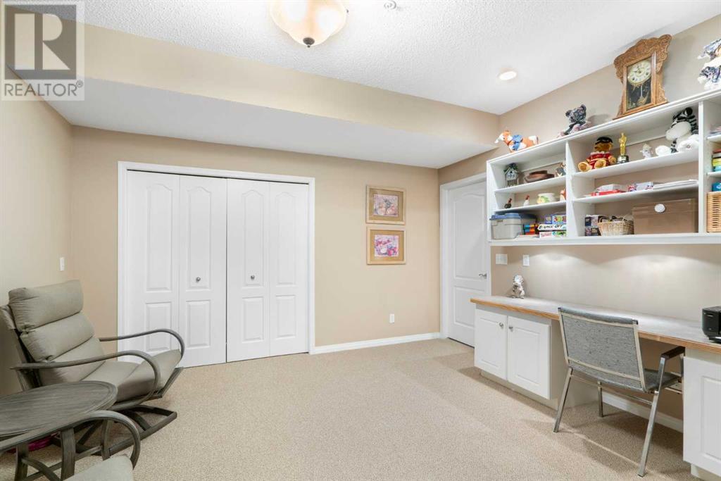 316 Shannon Estates Terrace Sw, Calgary, Alberta  T2Y 4C5 - Photo 20 - A2214061