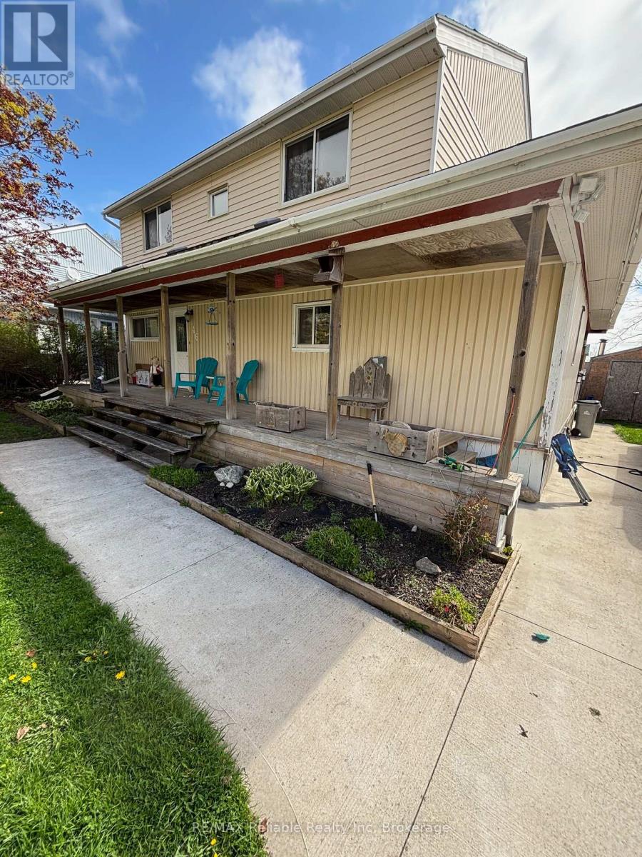 46 Victoria Boulevard, Huron East, Ontario  N0M 1L0 - Photo 3 - X12002196
