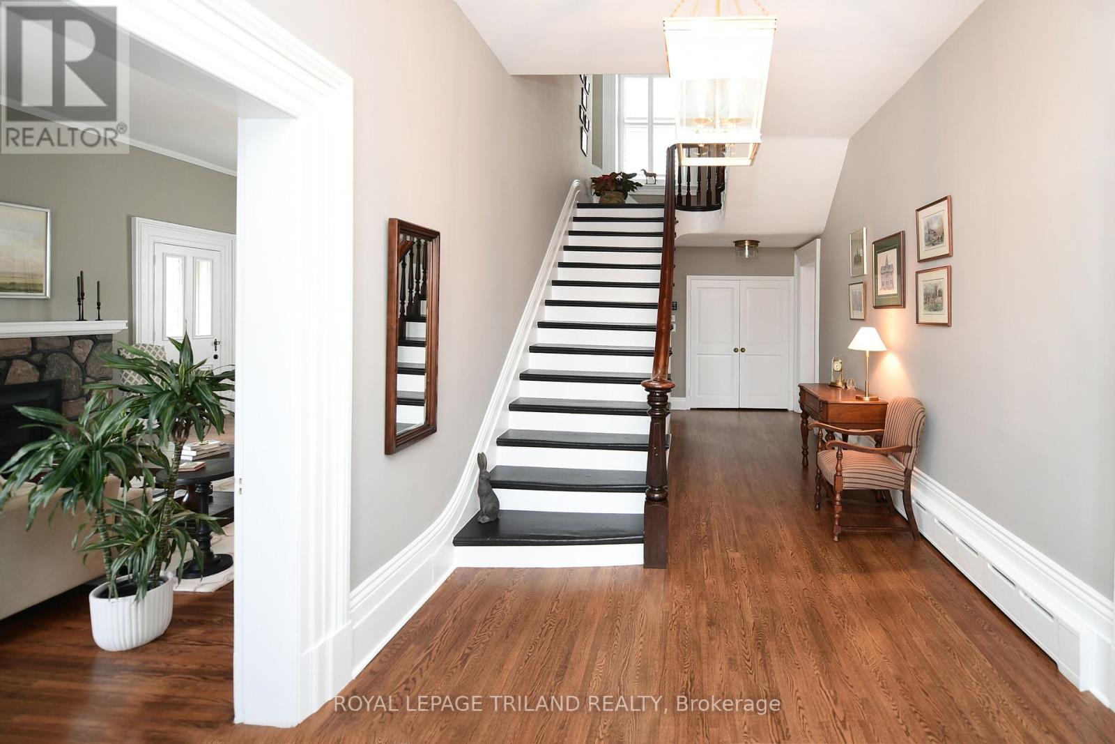 Photo 6 of 44 for 2770 Sheffield Place