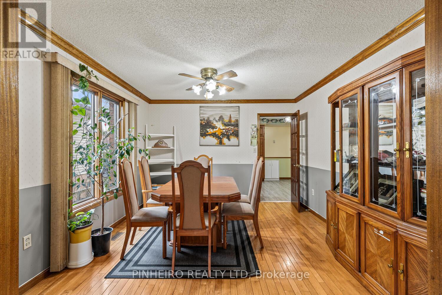 823 Classic Drive, London East, Ontario  N5W 5T4 - Photo 6 - X12133587
