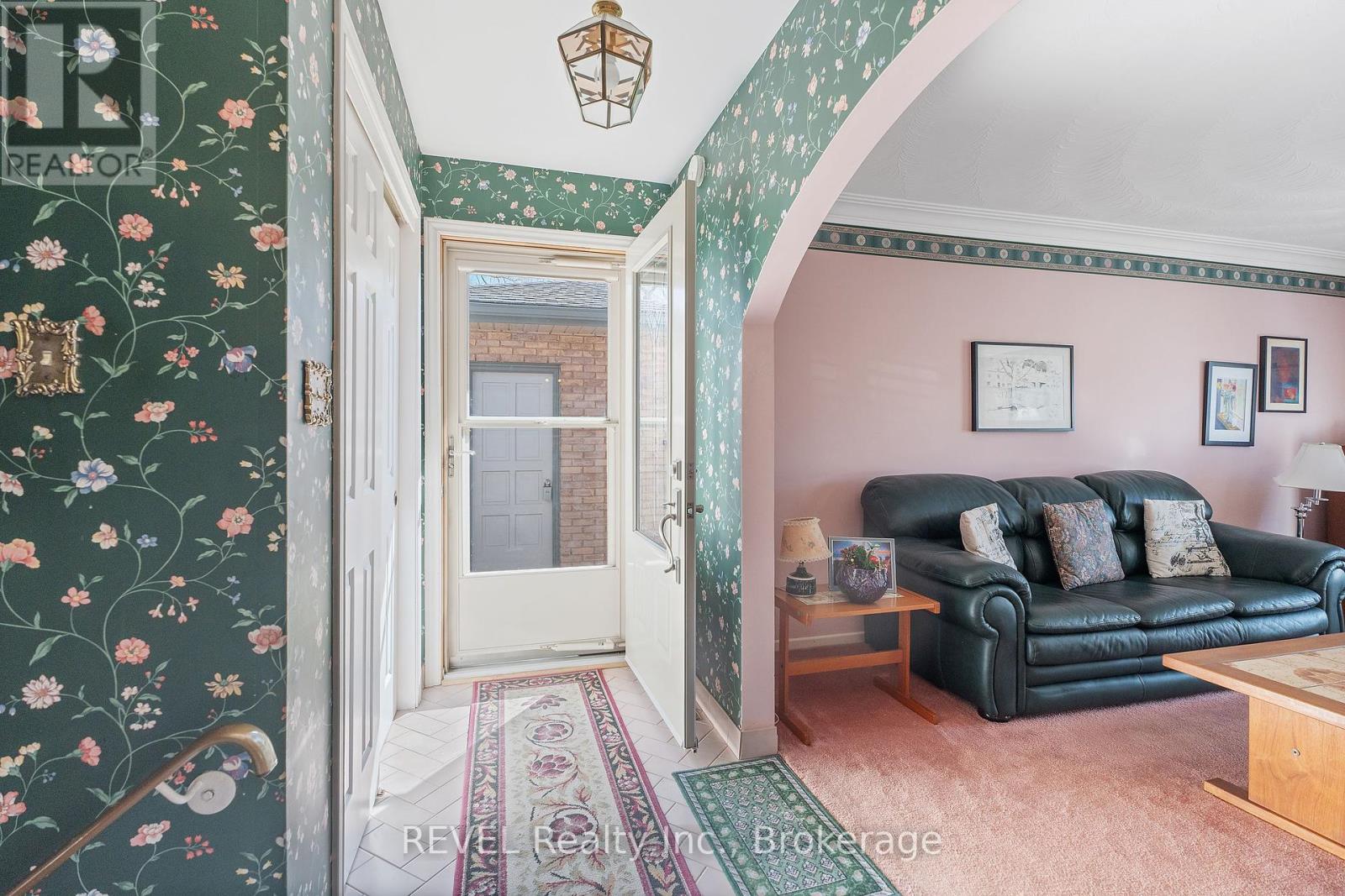 24 Butler Crescent N, St. Catharines, Ontario  L2H 7B3 - Photo 11 - X12016687