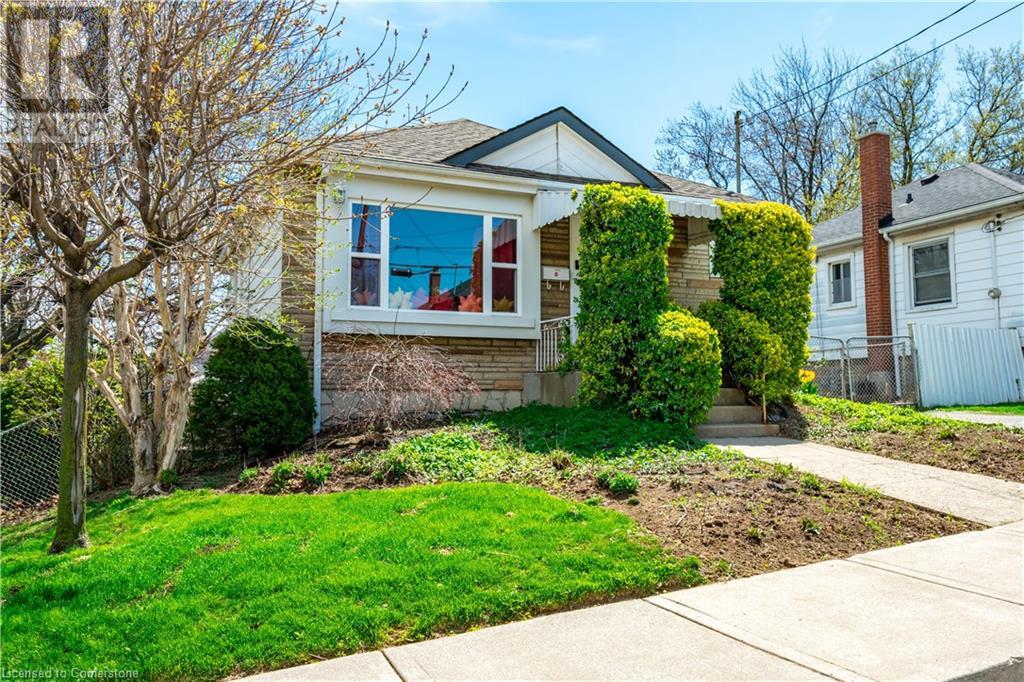 119 East 17th Street, Hamilton, Ontario  L9A 4M4 - Photo 1 - 40726095