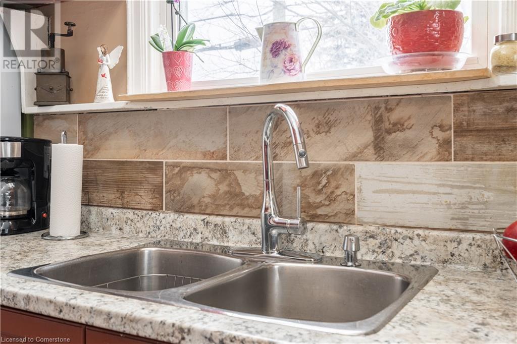 119 East 17th Street, Hamilton, Ontario  L9A 4M4 - Photo 11 - 40726095