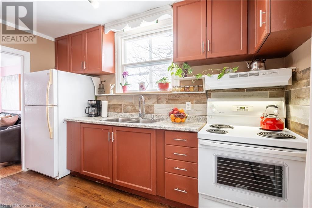 119 East 17th Street, Hamilton, Ontario  L9A 4M4 - Photo 13 - 40726095