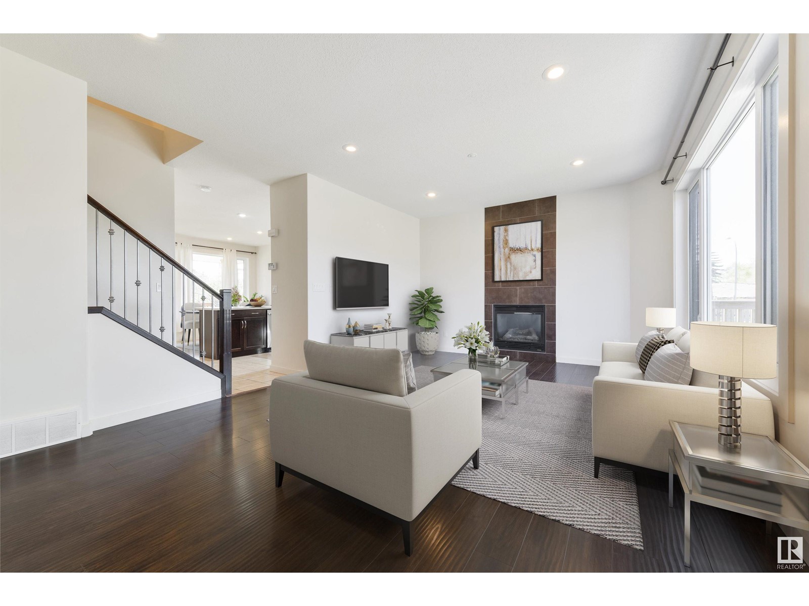 Property at 9212 154 ST NW image 3
