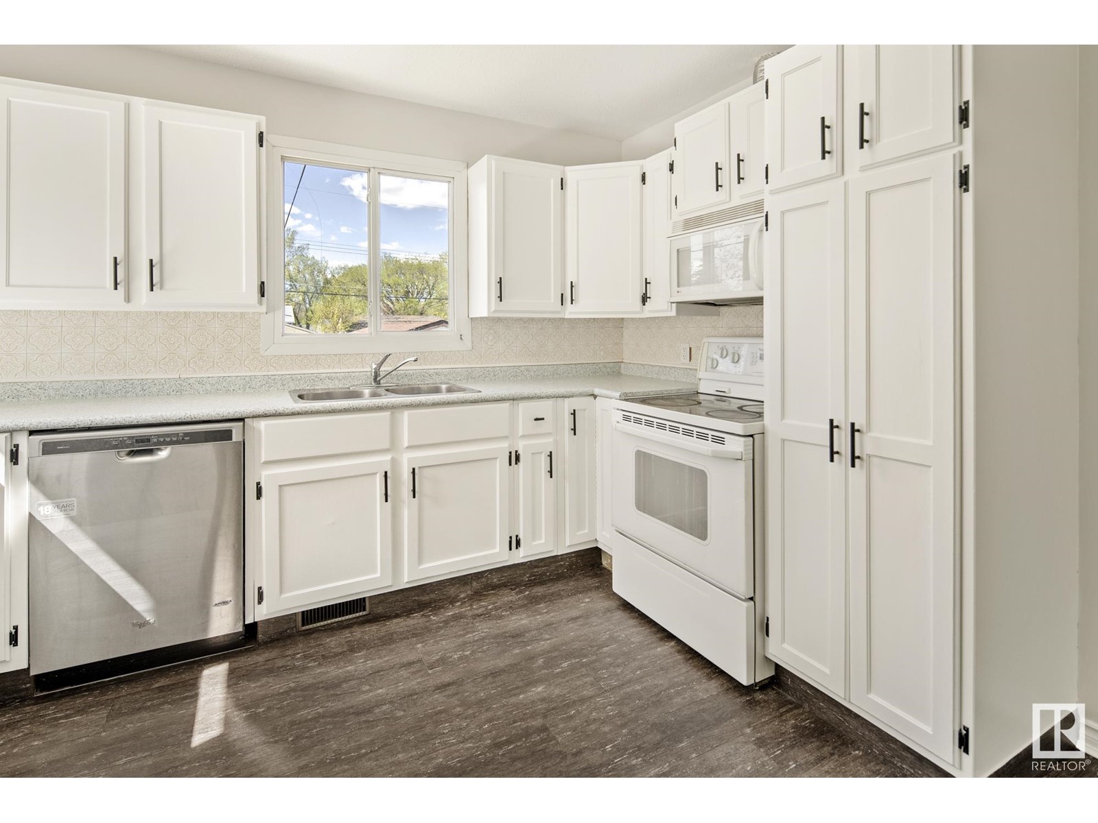12722 113a St Nw, Edmonton, Alberta  T5E 5B3 - Photo 11 - E4435148