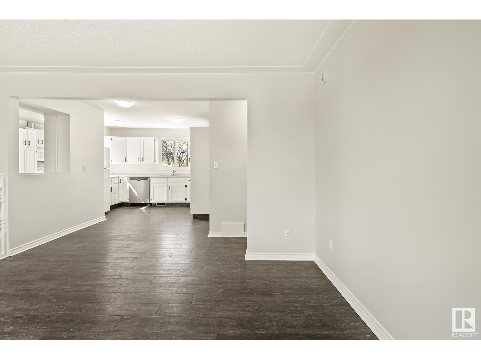 Property at 12722 113a ST NW image 3