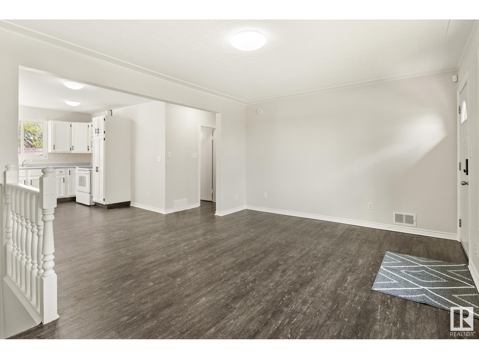 Property at 12722 113a ST NW image 5