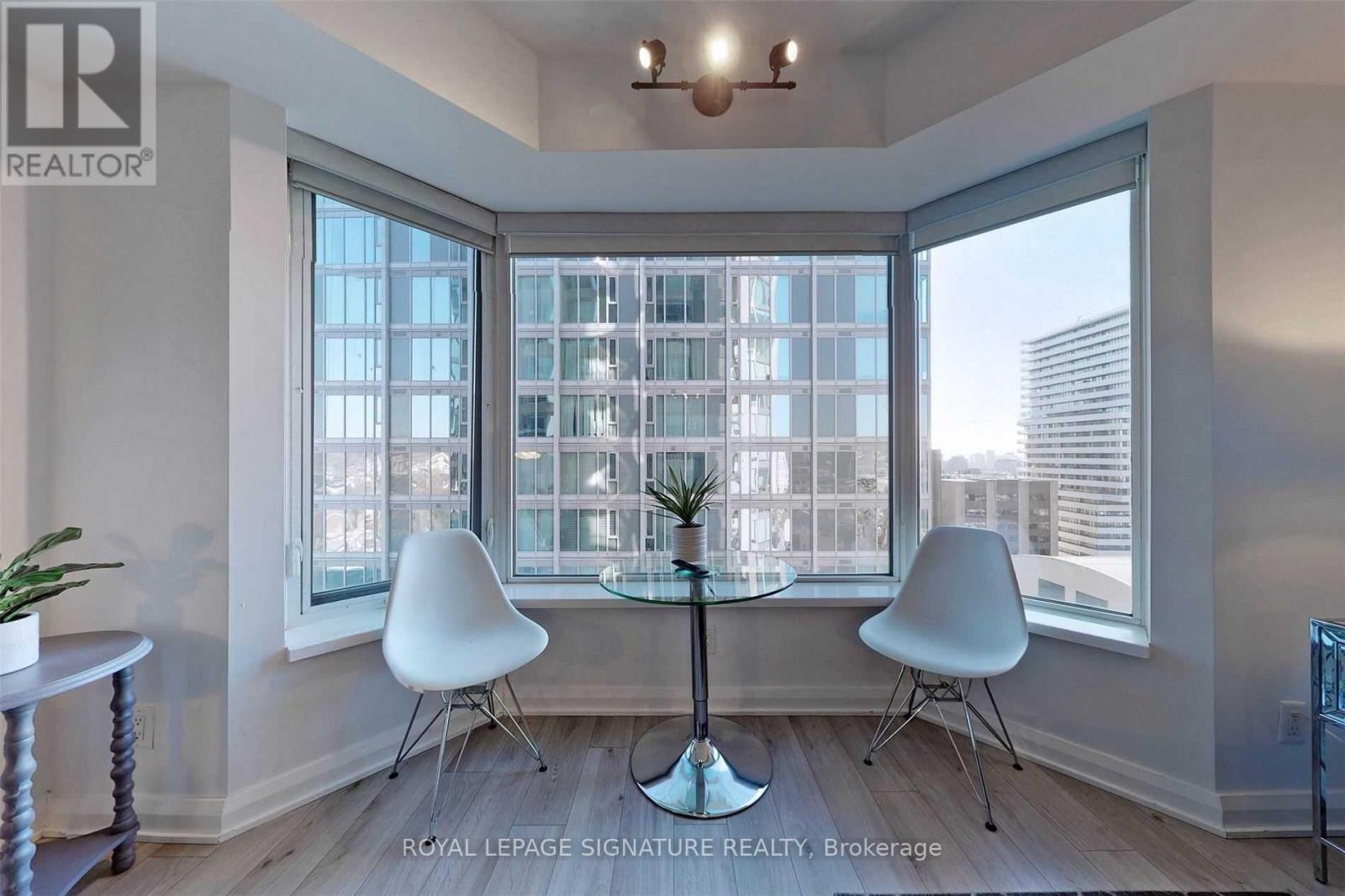 2212 - 155 Yorkville Avenue, Toronto, Ontario  M5R 0B4 - Photo 12 - C12133442