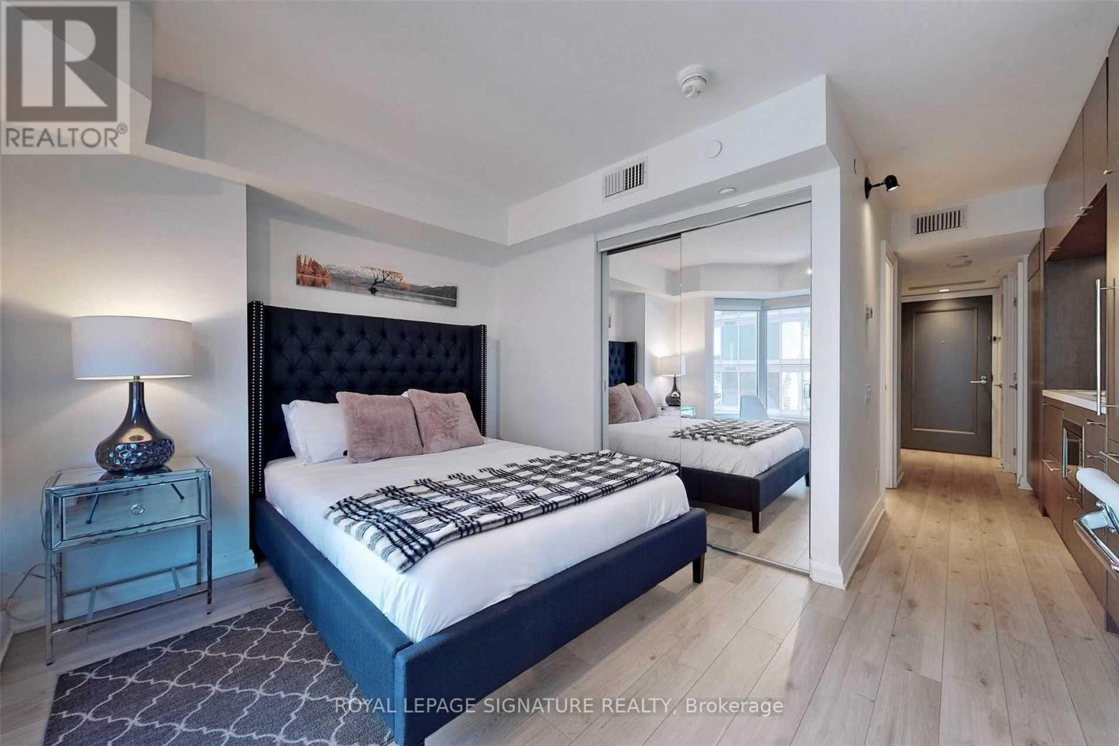 2212 - 155 Yorkville Avenue, Toronto, Ontario  M5R 0B4 - Photo 17 - C12133442
