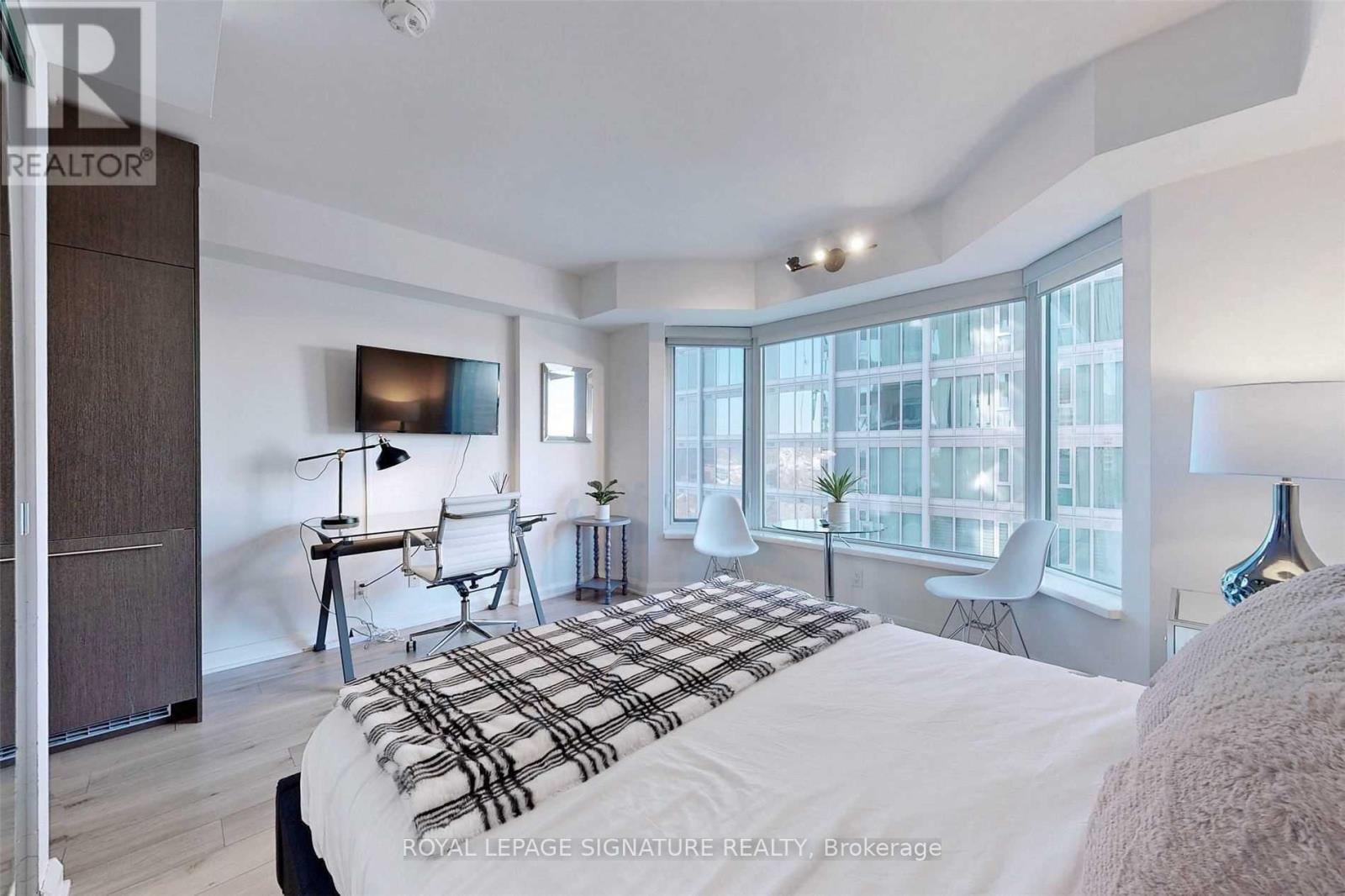 2212 - 155 Yorkville Avenue, Toronto, Ontario  M5R 0B4 - Photo 20 - C12133442