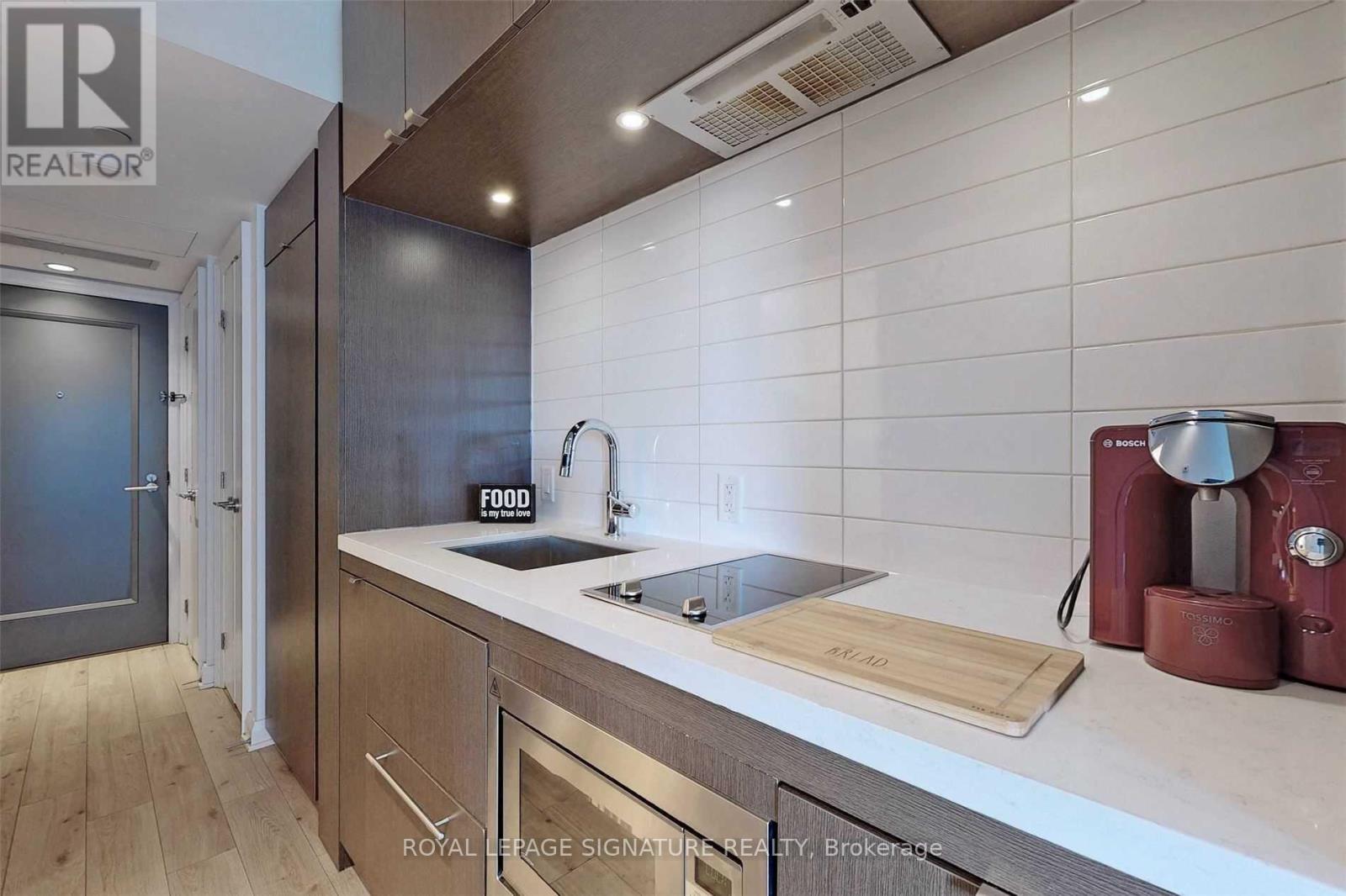 2212 - 155 Yorkville Avenue, Toronto, Ontario  M5R 0B4 - Photo 23 - C12133442