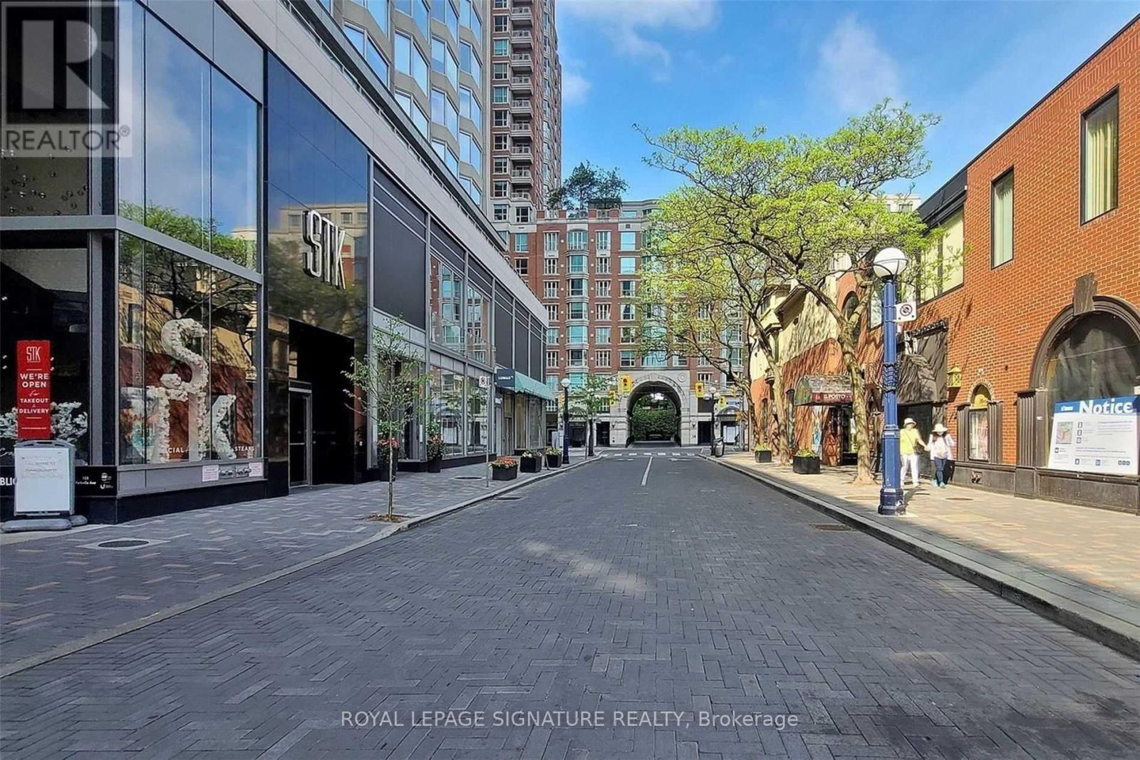 2212 - 155 Yorkville Avenue, Toronto, Ontario  M5R 0B4 - Photo 38 - C12133442