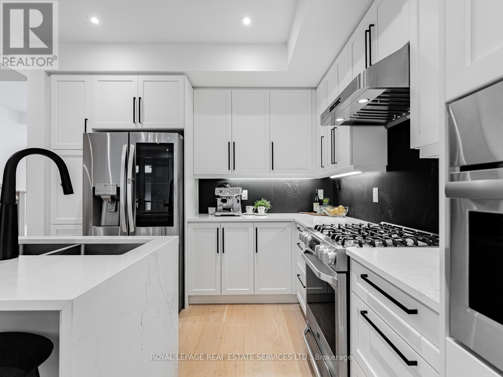 14 Chinook Trail, Toronto, Ontario  M3B 0B4 - Photo 16 - C12133483