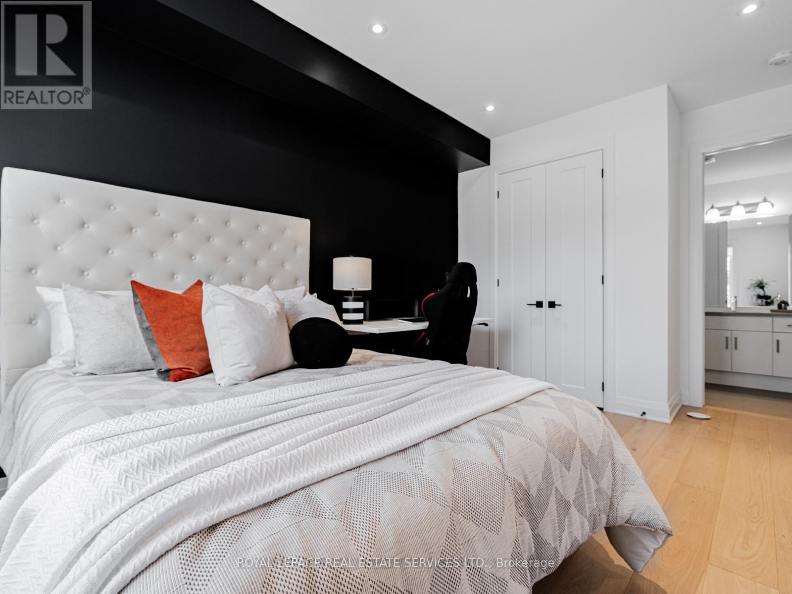 Property at 14 CHINOOK TRAIL image 4