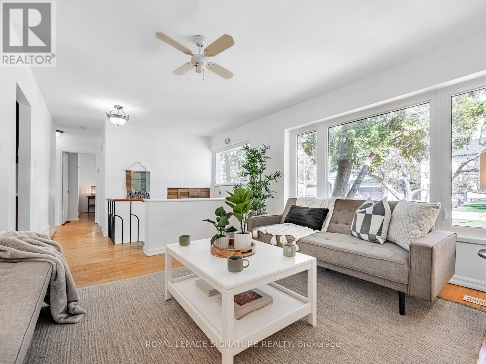 Property at 43 HEMFORD CRESCENT image 3